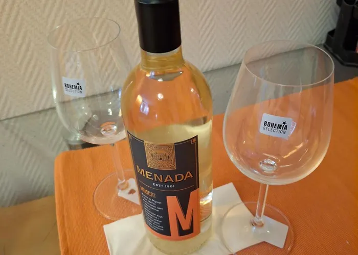 Stay With Me Women Only Room Parking Childrens Pets Welcom